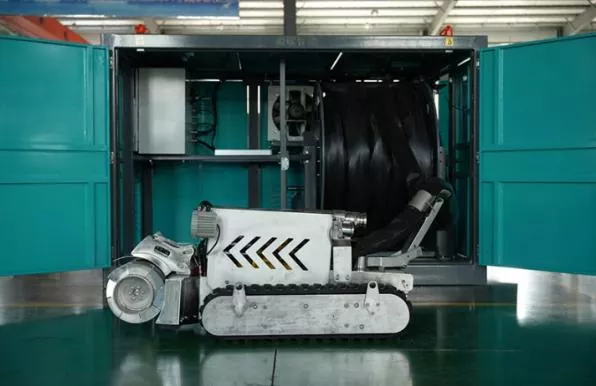 Bionic Earthworm Dredging Robot